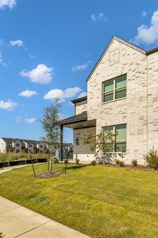 Building Photo - 1228 Arkansas Spgs St