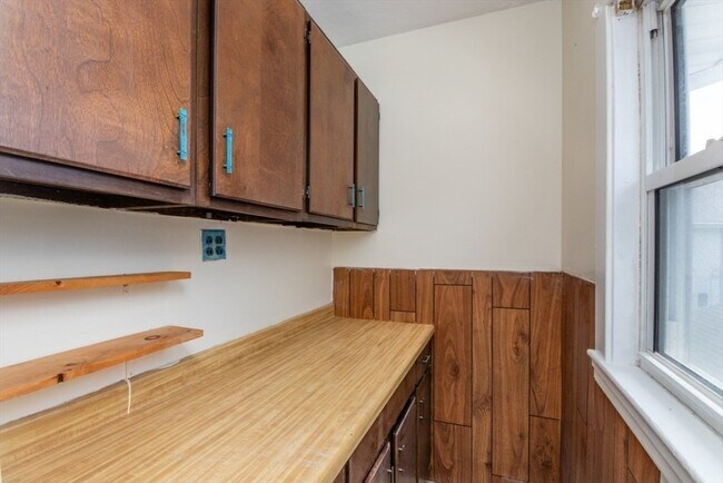 Building Photo - 57 Ardale St