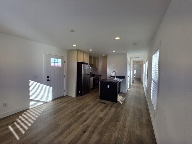 Building Photo - 8368 Ridge Dr