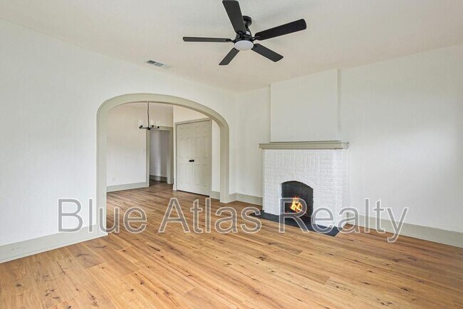 Building Photo - 2934 Purington Ave