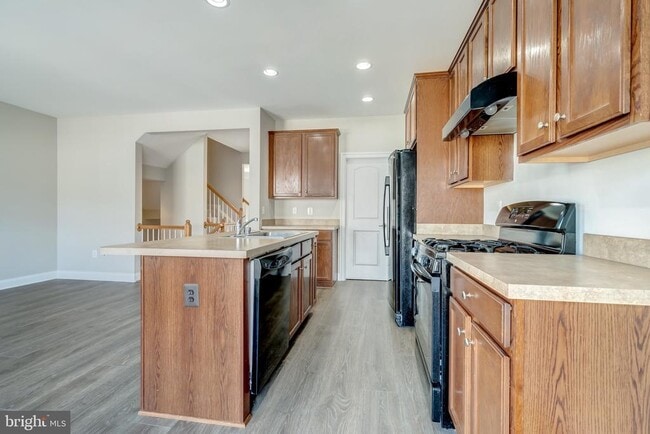 Building Photo - 15970 Greymill Manor Dr