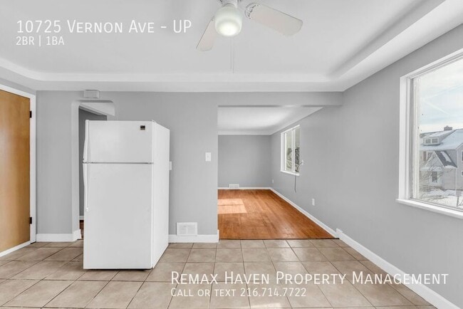 Building Photo - 10725 Vernon Ave