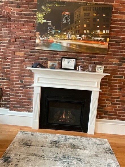 Building Photo - 52 Sanborn St