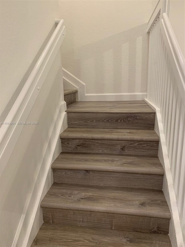 Building Photo - 1271 SE 27th Terrace