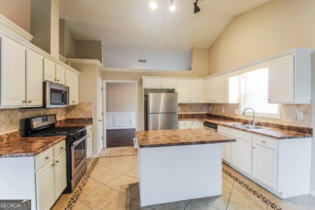 Building Photo - 1072 Fairmont Park Dr