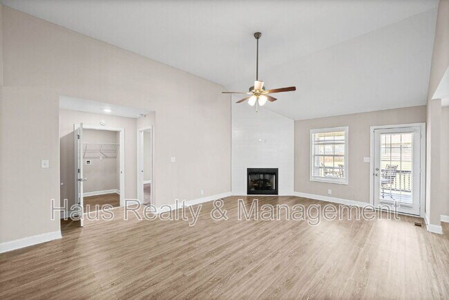Building Photo - 314 Lugano Ln