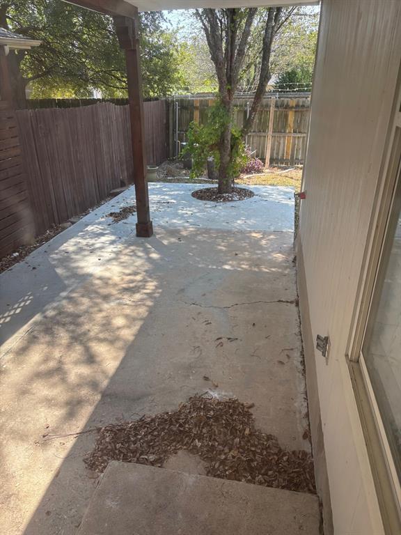 Building Photo - 1605 St Leger St