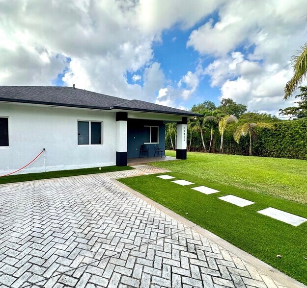 Primary Photo - 14890 NE 10th Ave