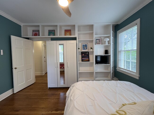 Building Photo - 817 Cypress Dr