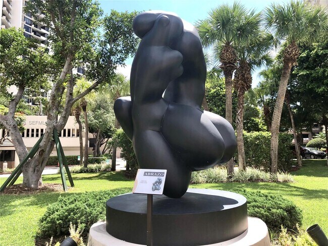 Building Photo - 801 Brickell Key Blvd