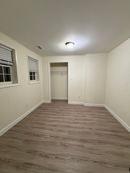 Building Photo - 2602 S Purvis Dr