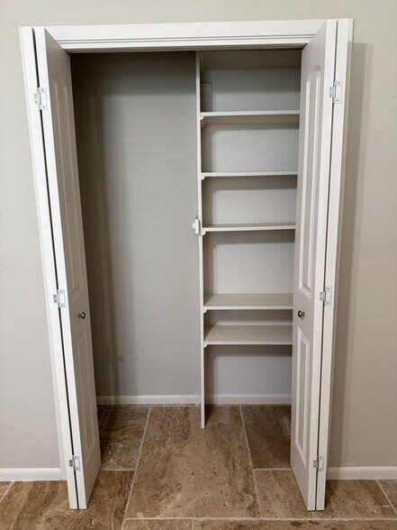 Building Photo - 3203 Bahia Dr