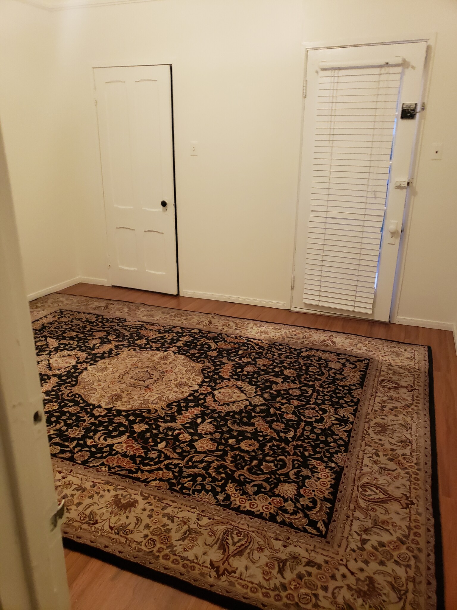 large bedroom with walking closet. - 325 S Francisca Ave