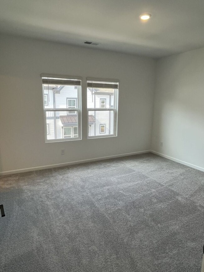 Building Photo - Brand New 4 Bed Townhome in North Charlotte!