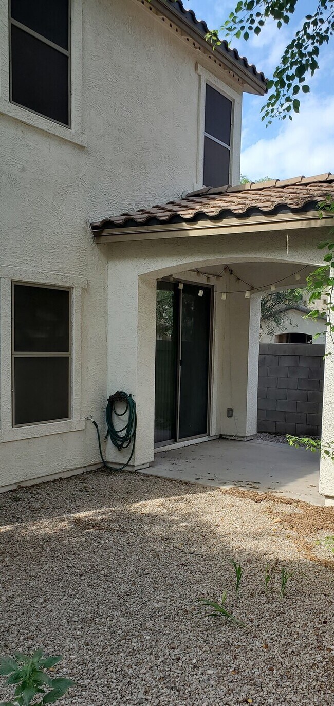 Building Photo - Beautiful 4-Bedroom Home For Rent in Queen...