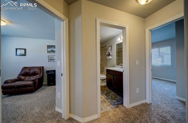 Building Photo - 6673 Galpin Dr