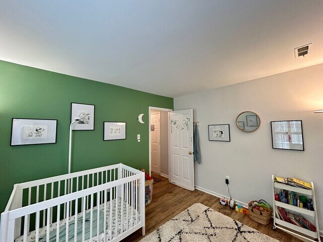 Building Photo - 3BR End Unit w/ Garage, Deck, Patio & 2 Fireplaces, Private fenced Backyard