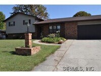 Building Photo - 10 Tanbark Dr