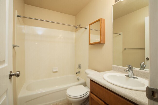 Building Photo - Large and Clean 3 Bed 2 Bath Eagle Mountai...