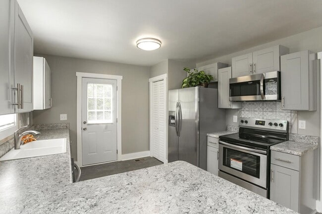 Building Photo - 2410 Dennywood Dr
