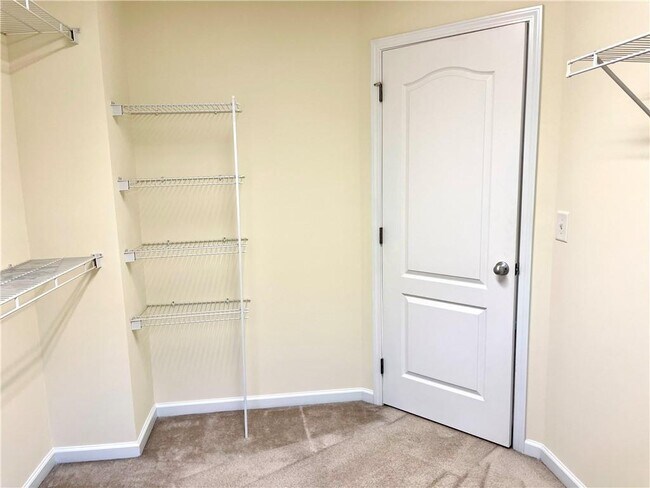 Building Photo - 981 Brownstone Ln SW