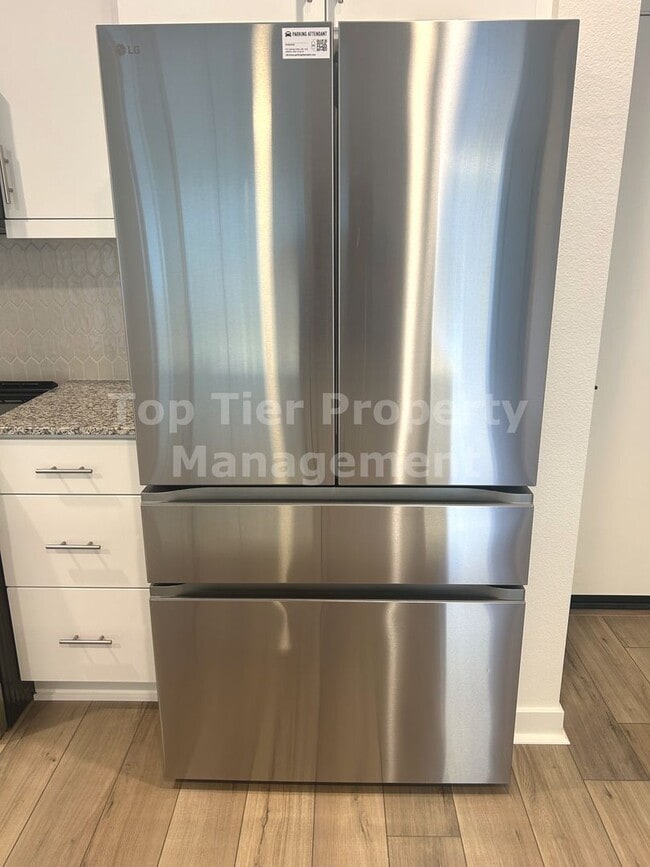 Building Photo - ***Gorgeous 2 bed / 2.5 bath / 1,083 sqft ...