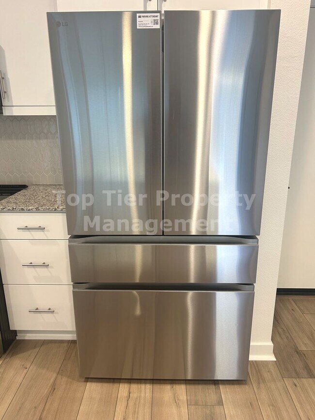 Building Photo - ***Gorgeous 2 bed / 2.5 bath / 1,083 sqft Townhouse in New Citro Community of Fallbrook - Availab...