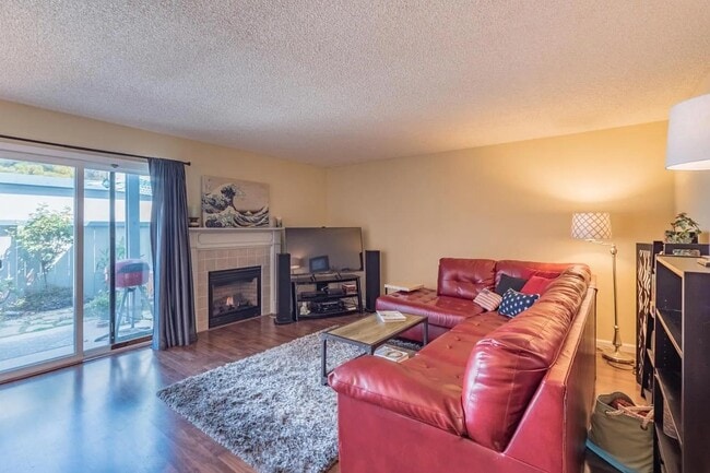 Building Photo - 1925 46th Ave