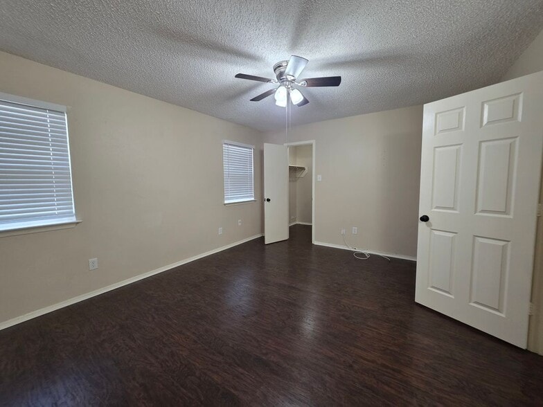 Building Photo - 620 Race St