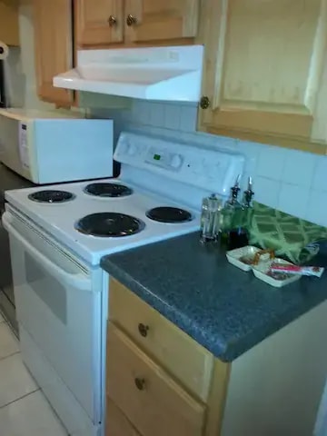 Kitchen - 1619 45th St NW