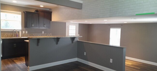 Building Photo - COMING SOON - 2 Bedroom 2 Bath home with f...