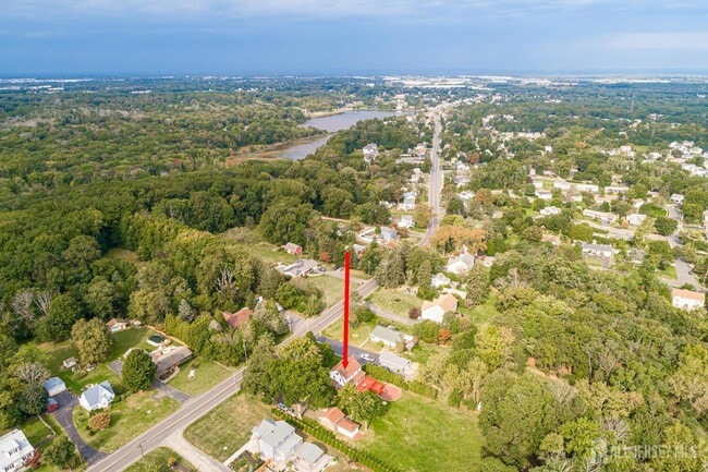 Building Photo - 338 Buckelew Ave