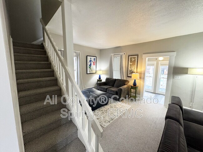 Building Photo - 2126 W Kiowa St