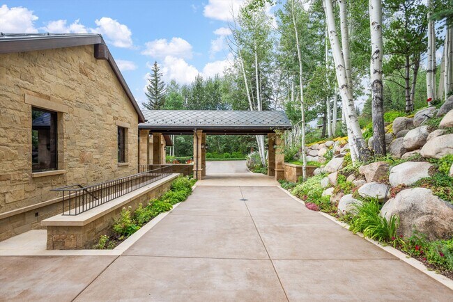 Building Photo - 64 Pitkin Way