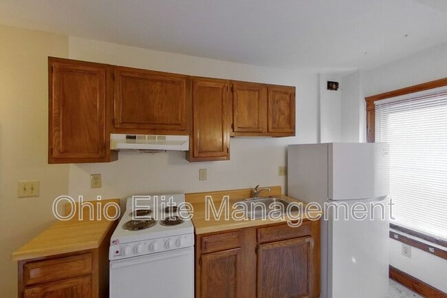 Building Photo - 329 Chittenden Ave