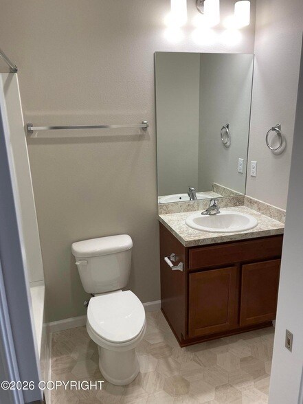 Building Photo - 116 Willow View Circle
