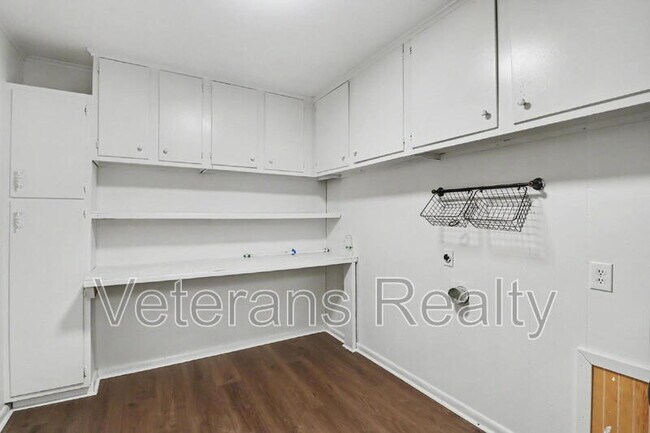 Building Photo - 111 Valentine Dr
