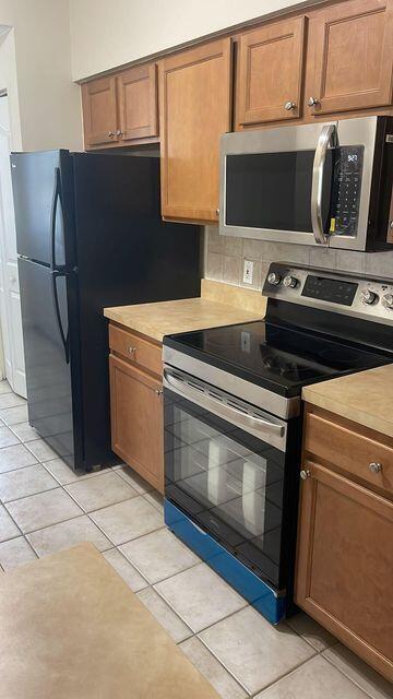 Building Photo - 9825 Baywinds Blvd