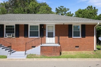 Building Photo - 1002 W 6th St