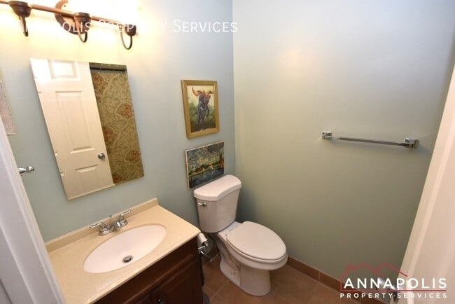 Building Photo - 704 Southern Hills Dr