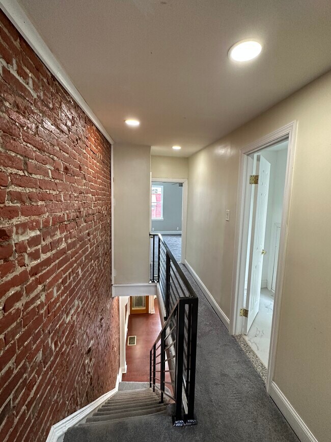 Building Photo - 523 McKean St