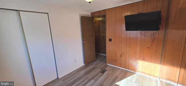 Building Photo - 45 High Wind Ln