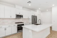 Building Photo - 73523 Travers St