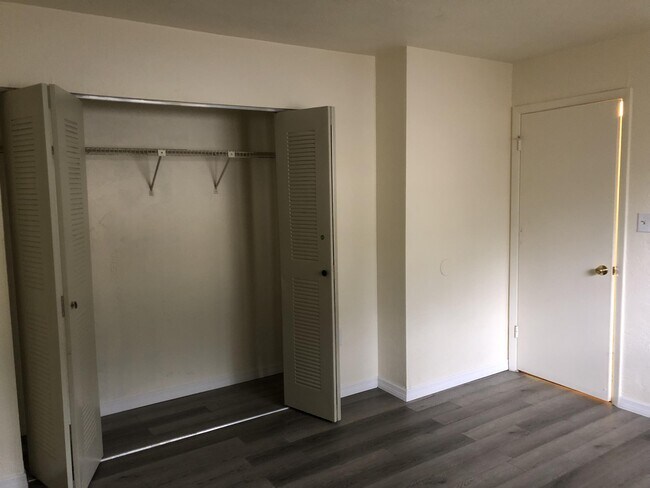 Building Photo - 2811 SW Archer Rd