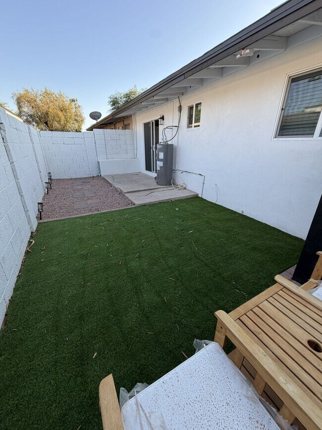 Building Photo - 7808 E Heatherbrae Ave