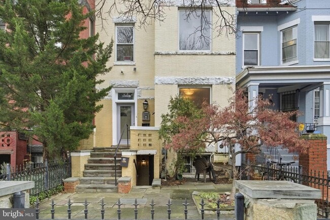 Building Photo - 1362 Irving St NW