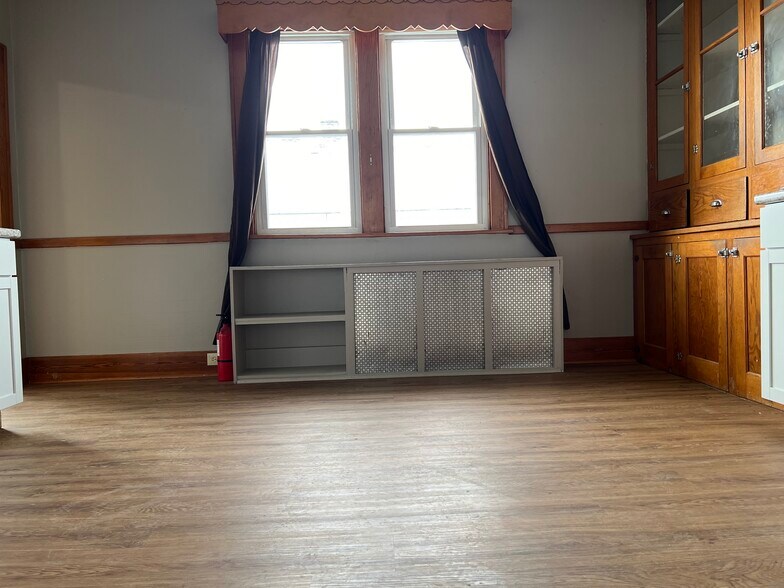 Building Photo - 31 Mathias Ave