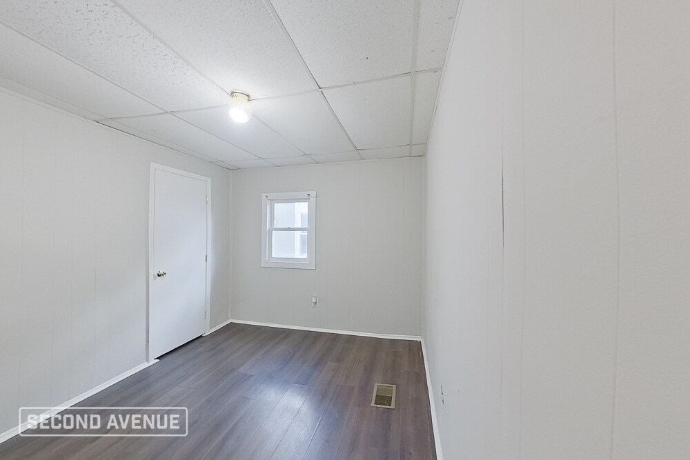 Building Photo - 122 S Longworth Ave