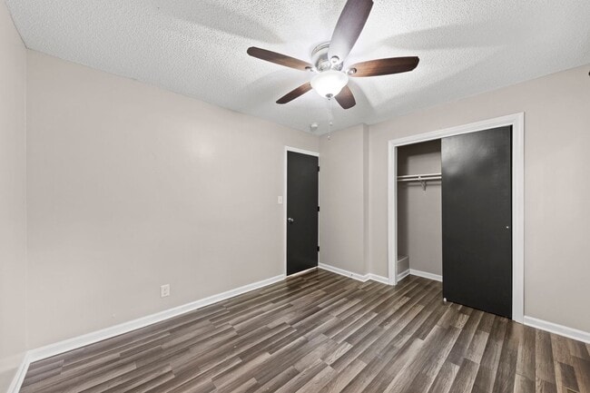 Building Photo - Charming Renovated 2 Bedroom Home with Spacious Yard & Updated Interior
