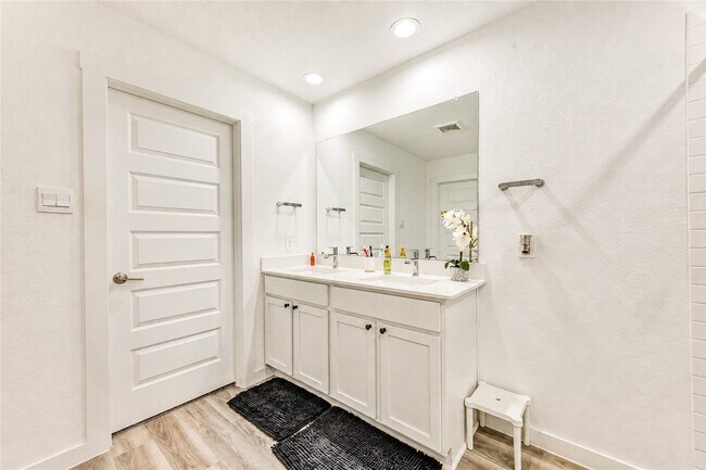 Building Photo - 3238 Derry Hill Dr